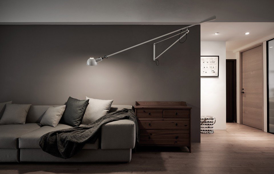 16-15-Small-Simple-Elegant-Apartment-Taichung-by-Z-AXIS--960x611