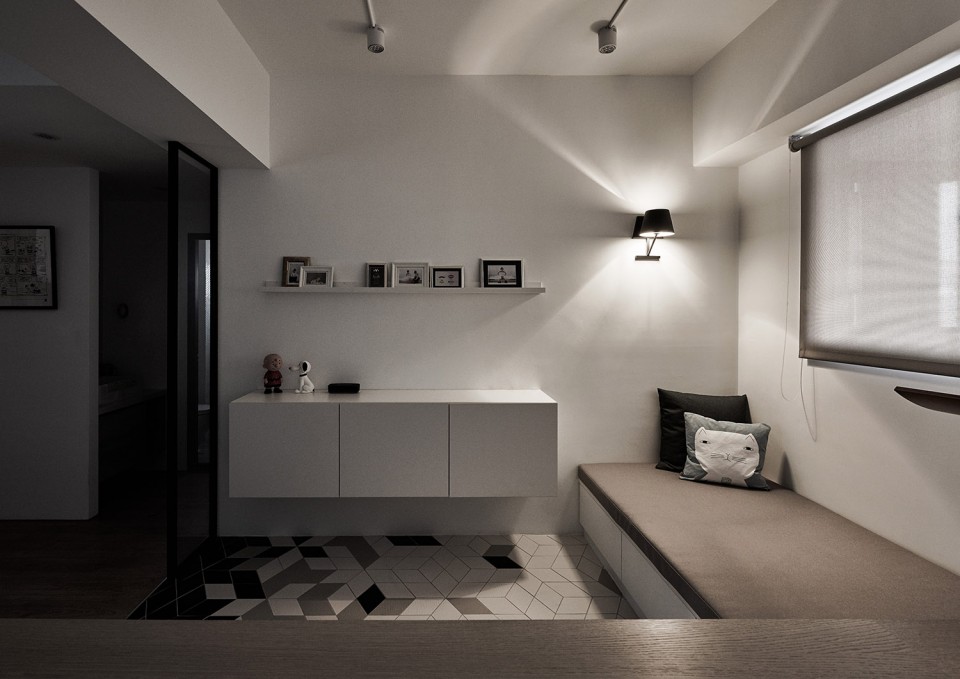 16-17-Small-Simple-Elegant-Apartment-Taichung-by-Z-AXIS--960x679