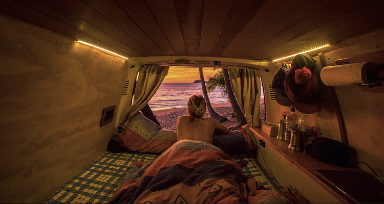 1_vanlife-couples
