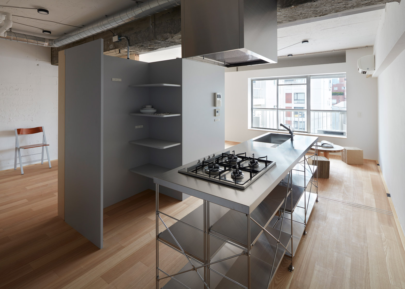 Small-Apartment-FrontOfficeStudio-Tokyo-Kitchen-Humble-Homes