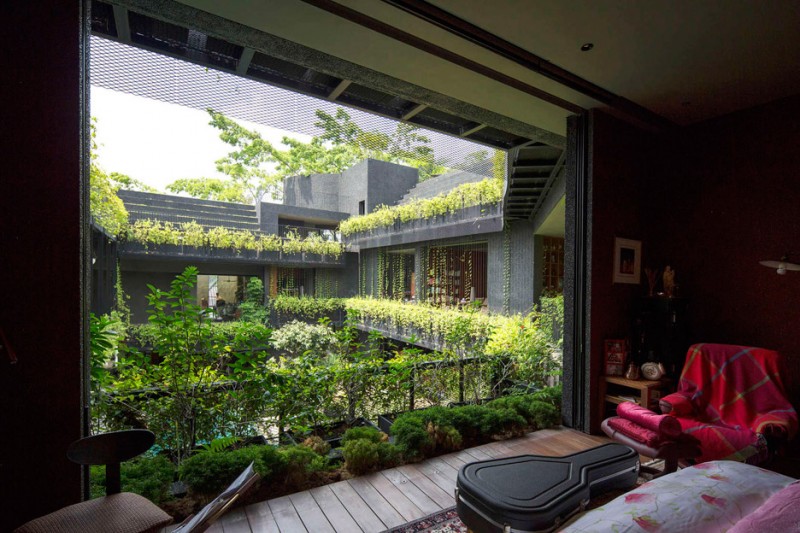 cornwall-gardens-change-architects-singapore-residential_dezeen_936_5